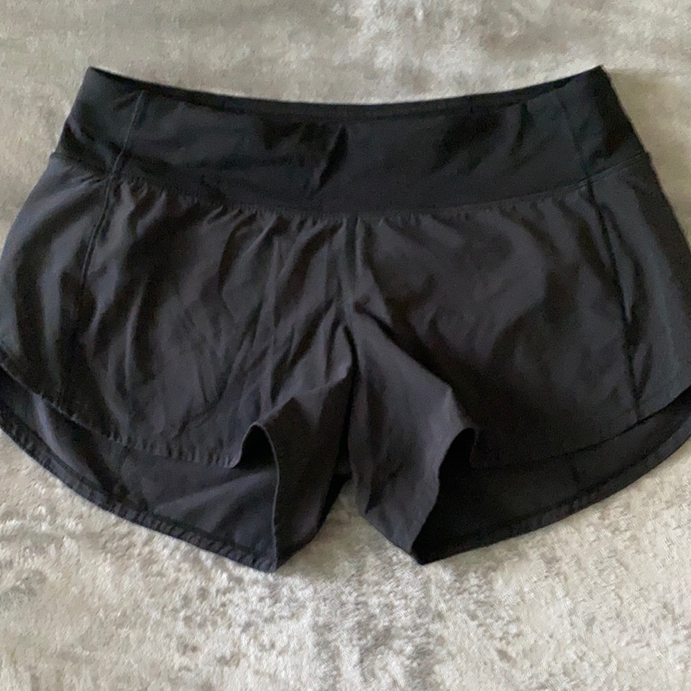 LULULEMON Run Speed Up Shorts 2.5”  Sz 6 black